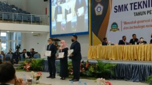 Karyawan Berprestasi