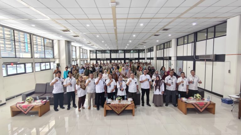 Upaya Peningkatan Kompetensi, TKJ SMK Teknik PAL Surabaya Sosialisasi Axioo Class Program Angkatan ke 6.